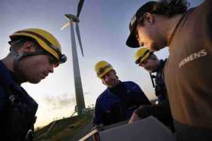 Advantages of Wind Energy: Job Creation (Credit: Siemens AG 2009 .CC BY-SA 3.0 DE.)