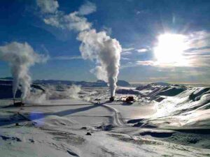 Examples of Energy Resources: Geothermal Energy (Credit: Ásgeir Eggertsson 2004 .CC BY-SA 3.0.)