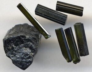 Types of Piezoelectric Materials: Tourmaline Single Crystals (Credit: James St. John 2017 .CC BY 2.0.)