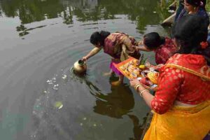 Why are Coastal Ecosystems Important?: Spiritual and Ritual Practices like Ceremonies may Focus on Coastal Ecosystems (Credit: Biswarup Ganguly 2015 .CC BY 3.0.)