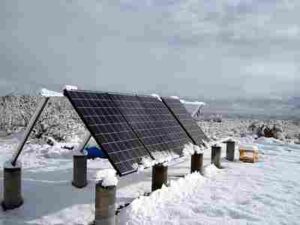 Solar Panel Benefits: Most Solar Panels Work Efficiently in Cold Climates (Credit: Karen and Brad Emerson 2009 .CC BY 2.0.)